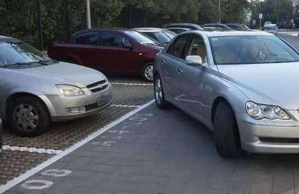 倒車入庫八字口訣是什么