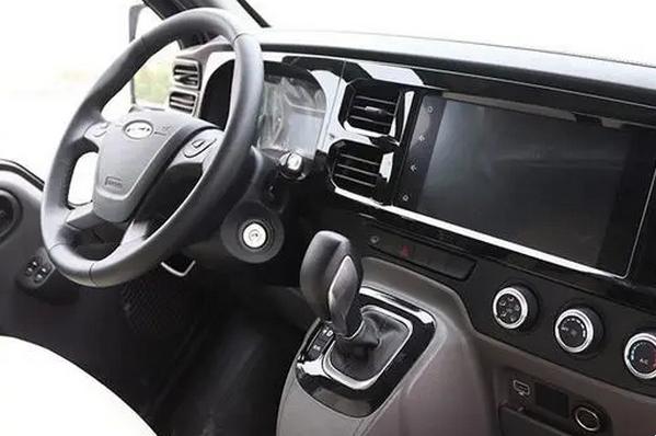 方向盤會自動回正嗎