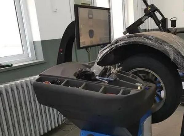 四輪動平衡多久做一次