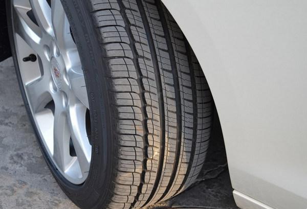 汽車(chē)前后輪胎花紋必須一樣嗎