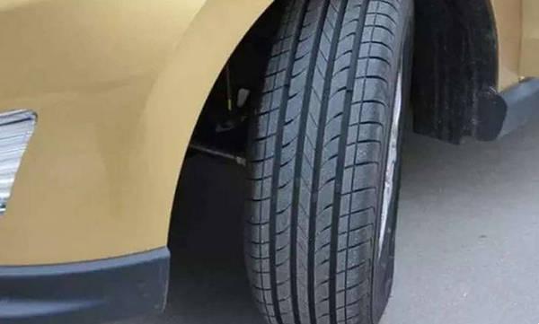 輪胎對(duì)稱(chēng)花紋跟非對(duì)稱(chēng)花紋的區(qū)別是什么?