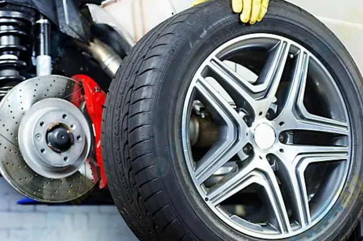 注意！別等磨平再換胎 爆胎多和輪胎老化有關