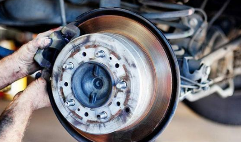 怎么判斷剎車片是否需要更換？用這三招，輕松搞定
