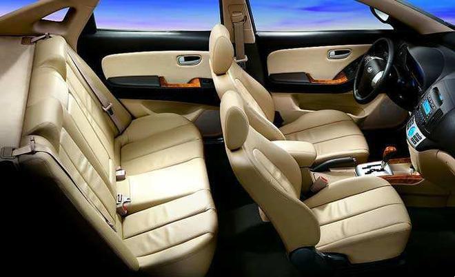 汽車的內飾保養也是很重要的,來看看汽車的內飾應該如何保養。