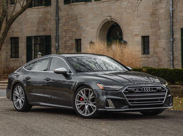 我們以靜態(tài)體驗(yàn)的方式來(lái)看看這款車的亮點(diǎn)有哪些？表現(xiàn)怎么樣？