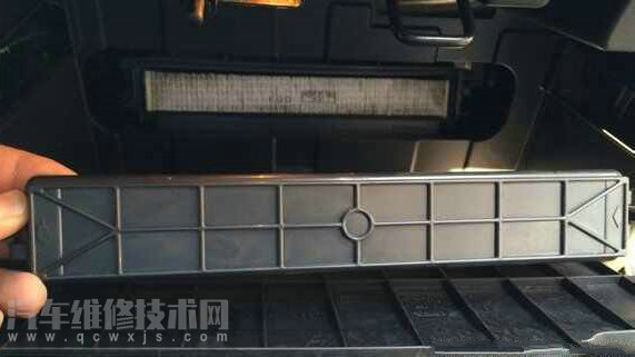 卡羅拉空調濾芯更換方法