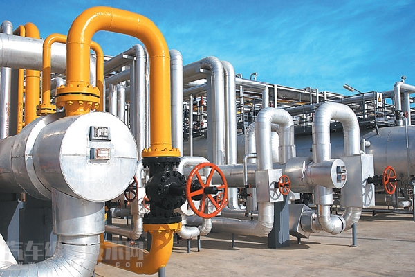 一方天然氣和一升油哪個跑得遠一些 一方天然氣和一升油哪個跑得遠一些