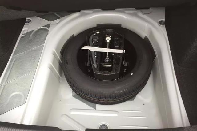 資深二手車專家教你用“5顆螺絲”，分辨事故車