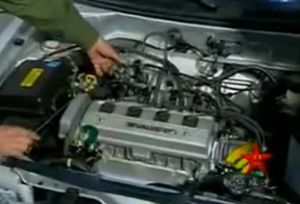 汽車前部的零部件的作用及主要的組成部分：