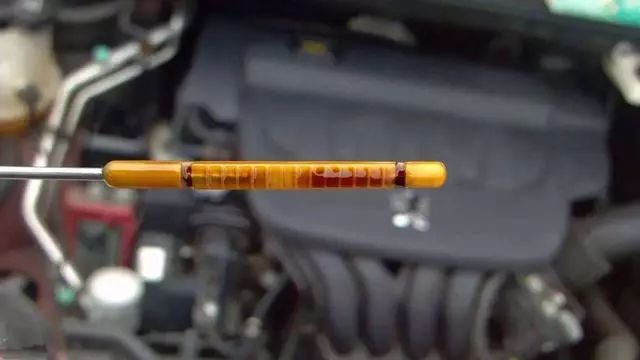 全合成機油什么時候換？一萬公里是標準嗎？