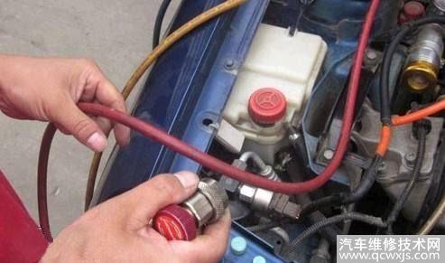 汽車空調壓力表怎么用 汽車空調壓力檢測教程了解一下~