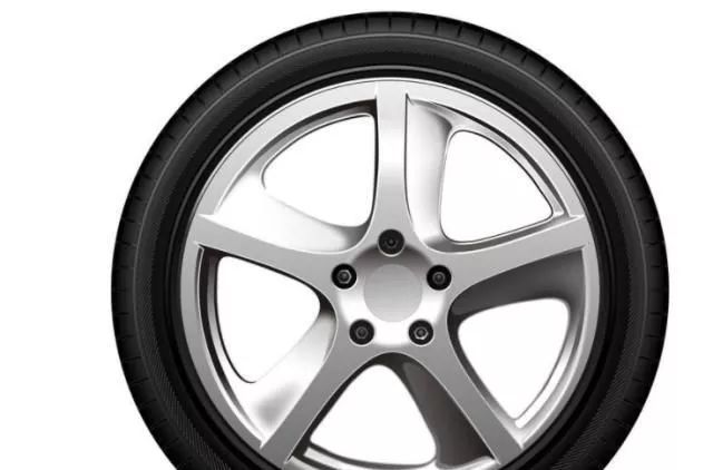 汽車輪胎能用幾年？維修師傅：超過這個數隨時都會爆胎