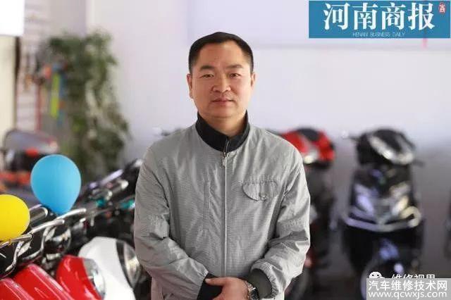 誰說賣電動車不賺錢？某銷售一年賣16萬輛，平均一天438輛