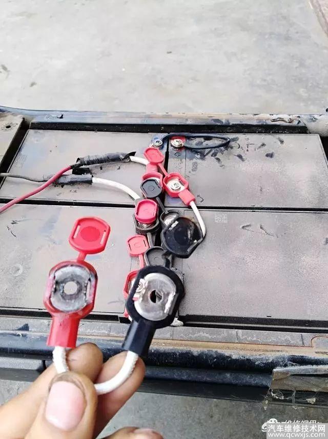 電動車修車問答：電動車充電滿格，但行駛無力咋整？剎車后提速慢什么原因？