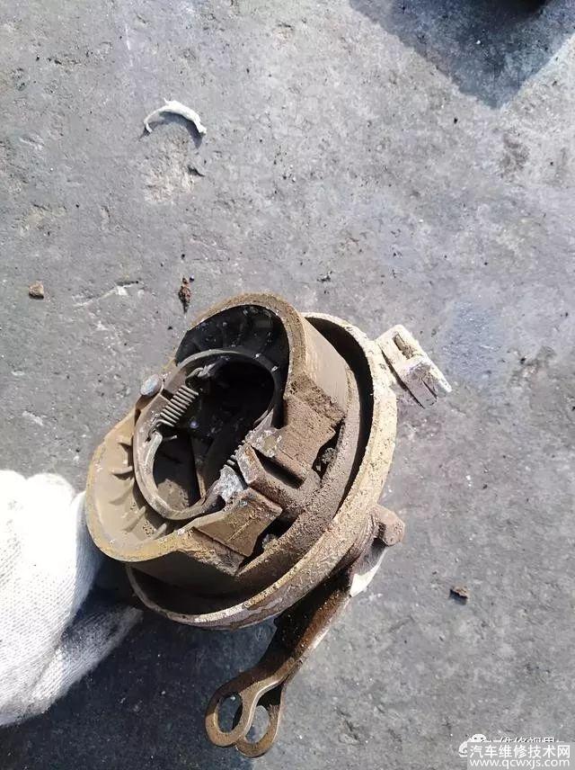 電動車修車問答：電動車充電滿格，但行駛無力咋整？剎車后提速慢什么原因？