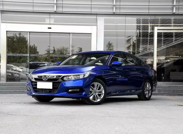 什么車適合大叔開 40歲大叔必買的三款轎車價格基本在20-30萬