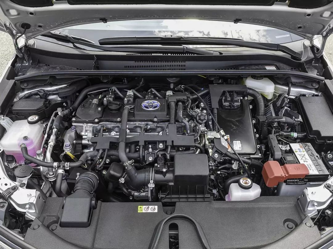 一腳油門6000轉(zhuǎn)！汽車年檢到底傷不傷車？