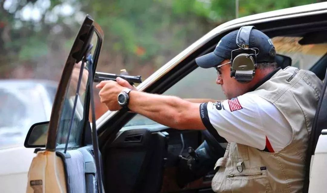 車門能擋住子彈嗎 電影里的“車門擋子彈”是真的嗎？