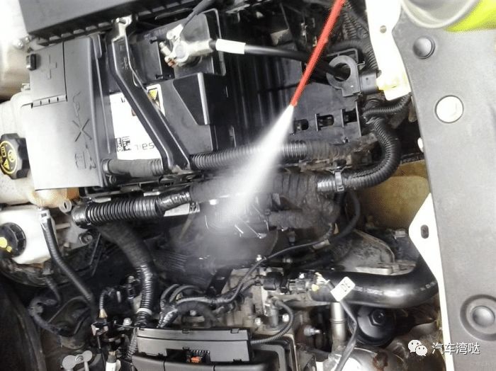 汽車開久了清理發動機積碳，動力足還省油