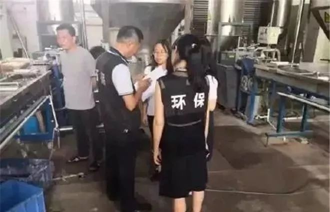 汽修廠露天堆放廢油桶，廠長被罰款判刑，你慌了嗎？