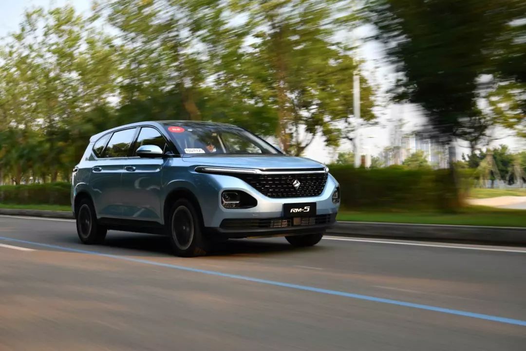 寶駿rm-5怎么樣？寶駿rm-5配置介紹能裝載、易操控 