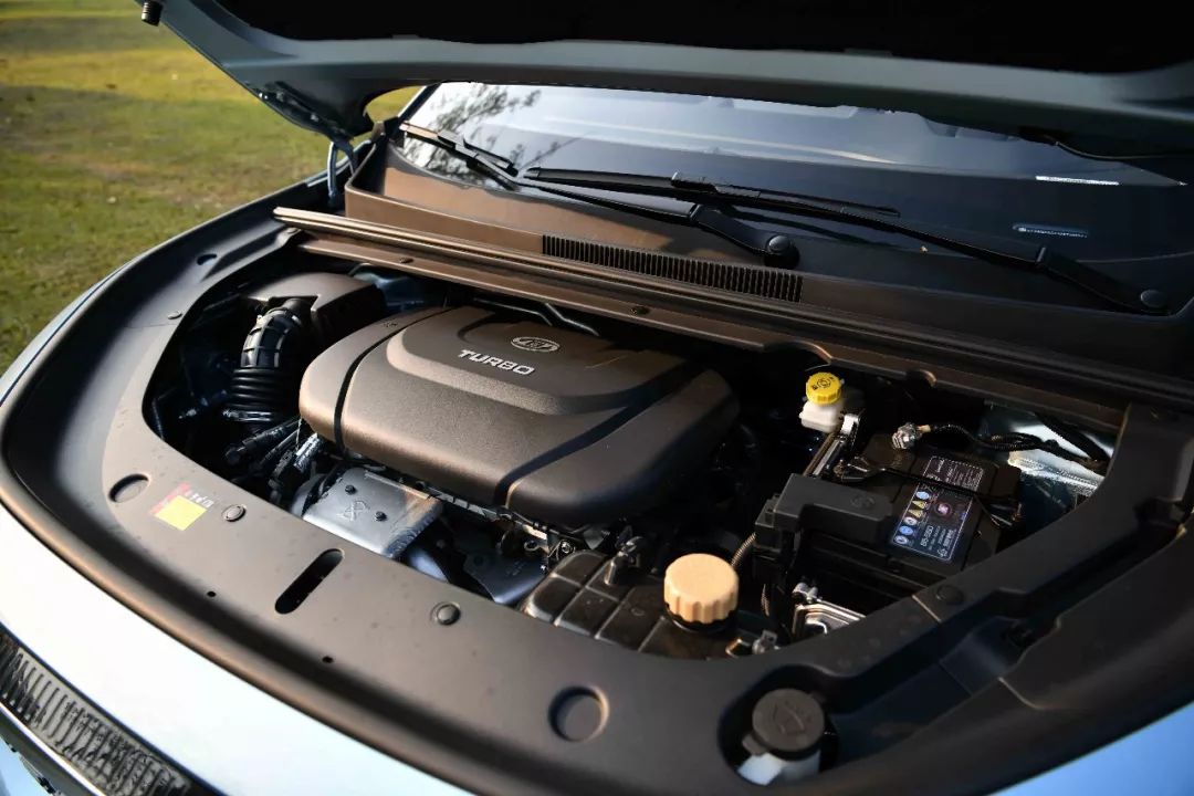 寶駿rm-5怎么樣？寶駿rm-5配置介紹能裝載、易操控 