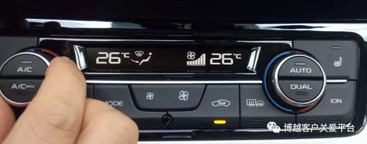 車窗起霧按哪個鍵 車窗起霧開什么風(fēng)