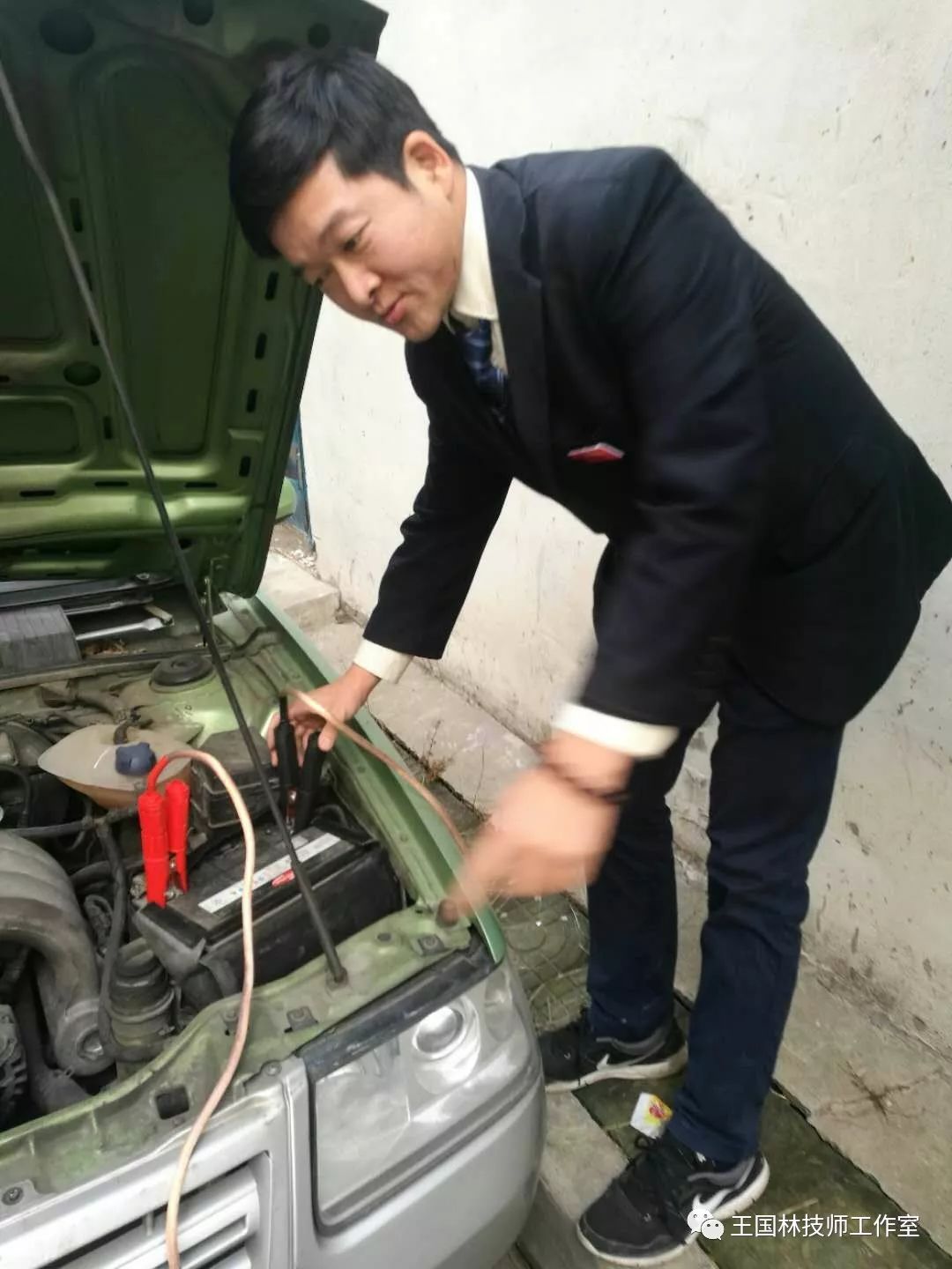 途安后備箱打不開怎么辦？