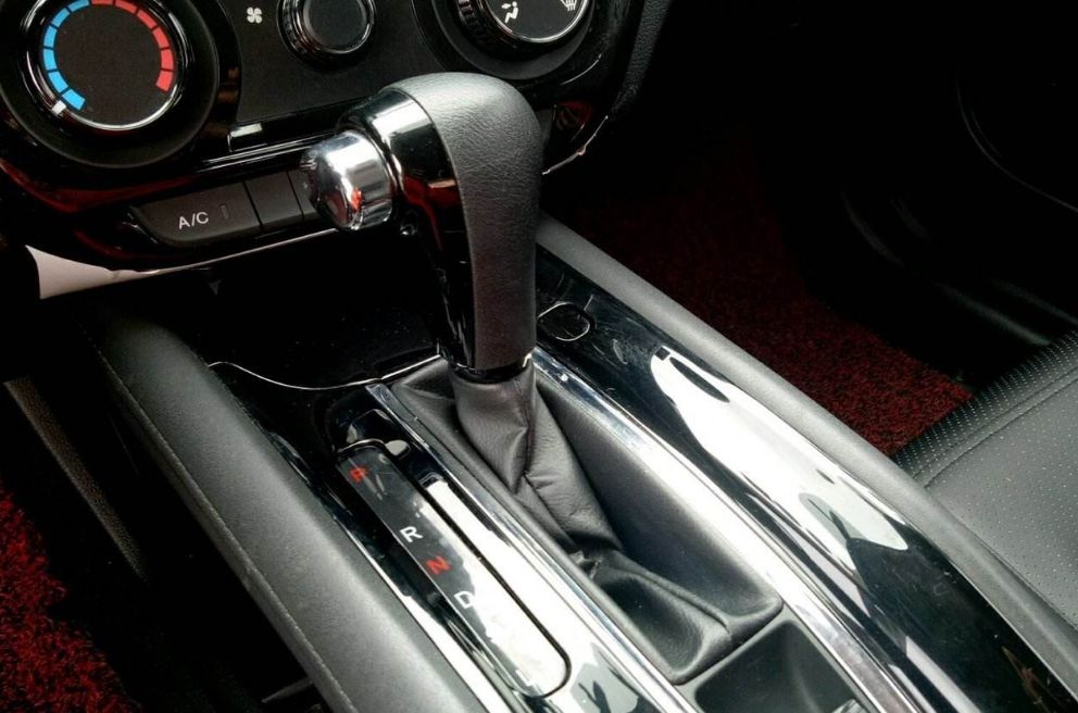 自動擋車松剎車有聲音是什么故障？