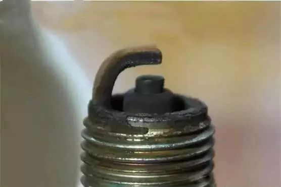 怎么判斷火花塞該換了呢？教你幾個(gè)小技巧
