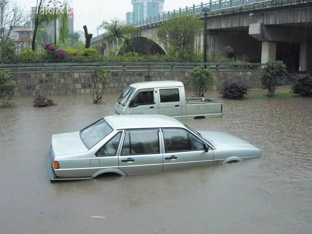 汽車涉水深度到底是多深？如何安全涉水？