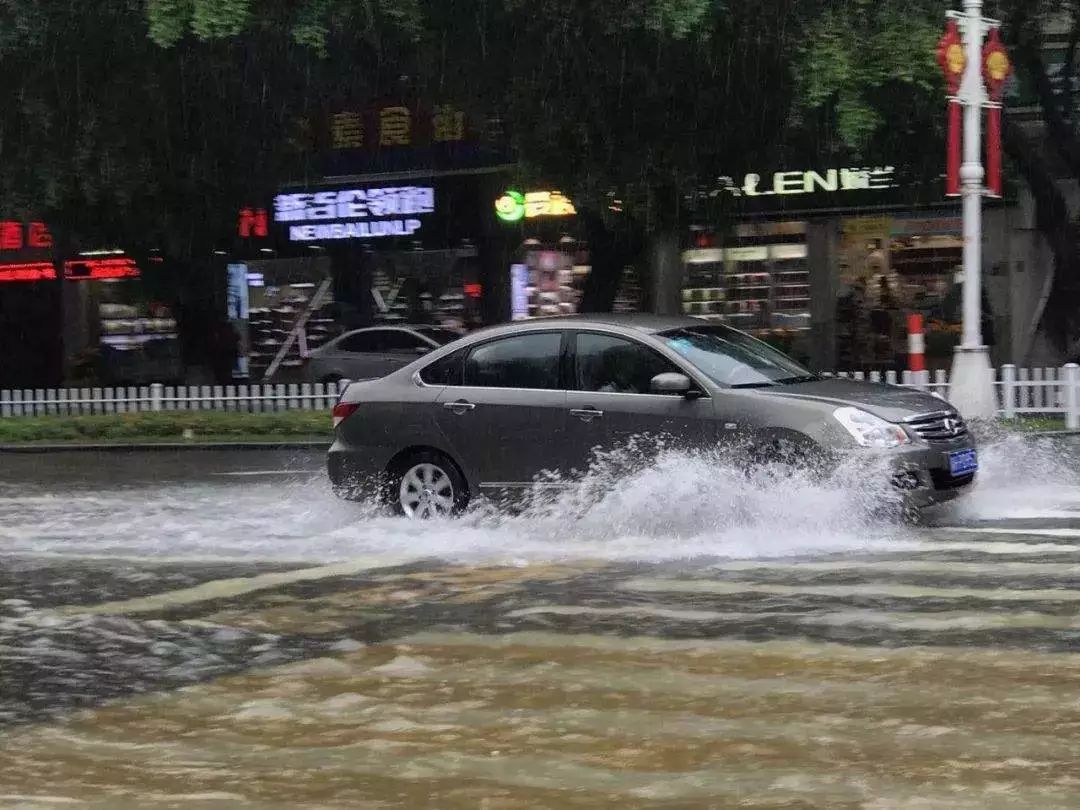 汽車涉水深度到底是多深？如何安全涉水？