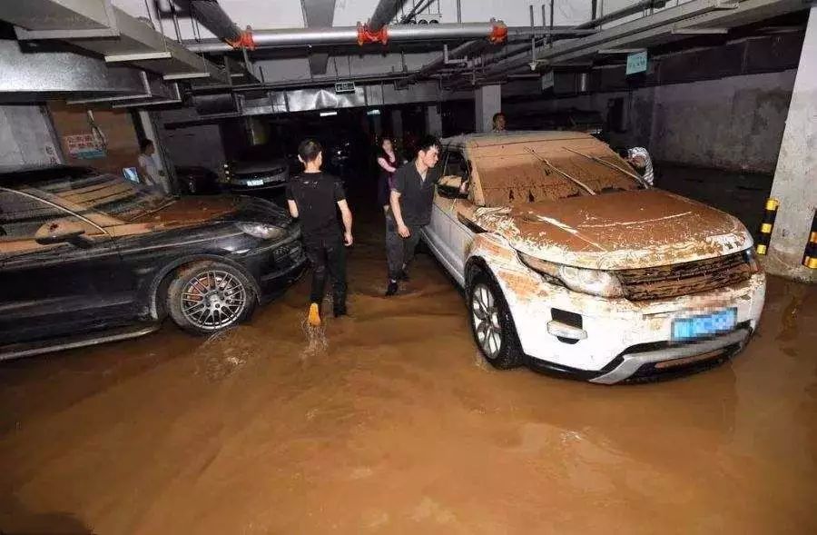汽車涉水深度到底是多深？如何安全涉水？