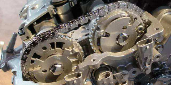 正時鏈條多少公里更換，汽車發動機鏈條多久換