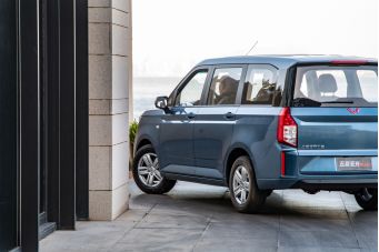 新輪胎放前輪還是后輪？