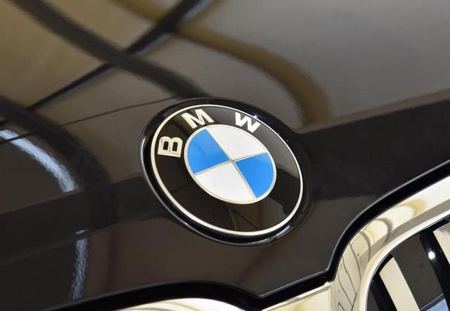 寶馬也越造越差？上市幾個(gè)月，召回?fù)Q發(fā)動(dòng)機(jī)！