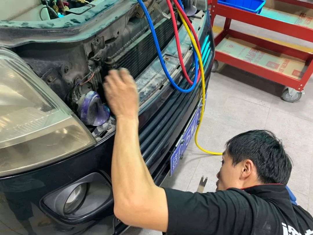 長安鈴木浪迪維修汽車空調過程
