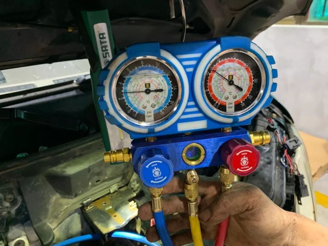 長安鈴木浪迪維修汽車空調過程