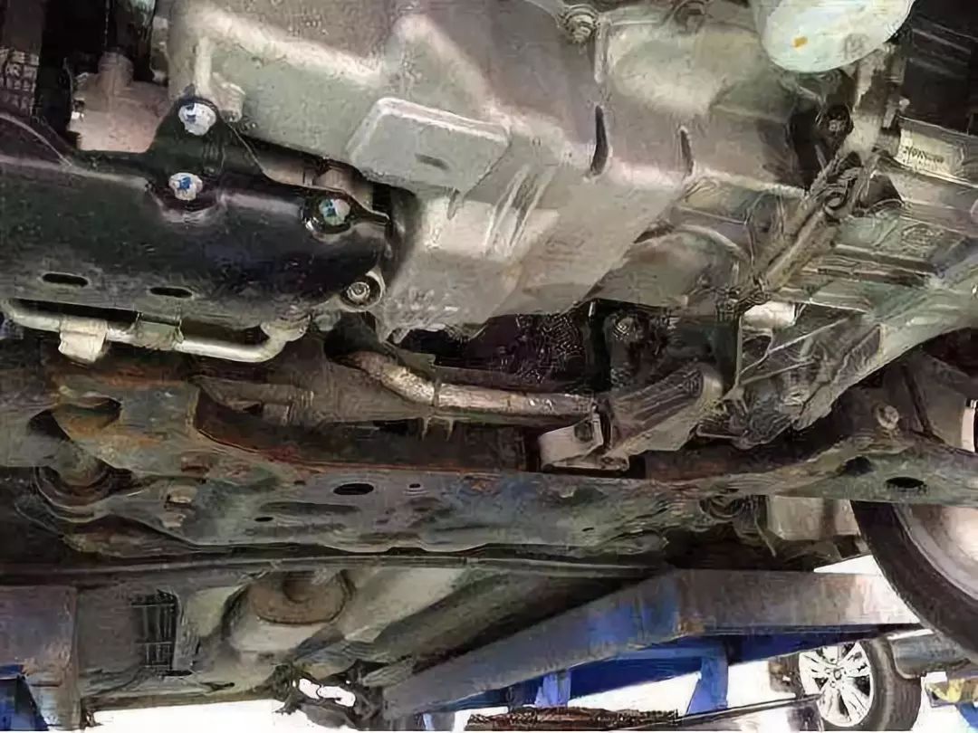 想知道新車有沒有減配，5年后這個地方銹了就是證據！