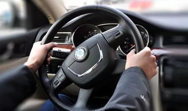 四輪定位多久做一次？出現這些現象一定要做了