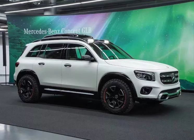 【1.3T的奔馳還能坐7個人，停車場的坡上得去嗎？】圖1