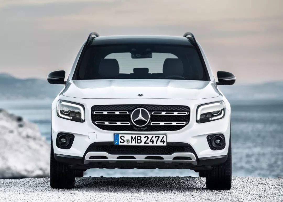 1.3T的奔馳還能坐7個(gè)人，停車場的坡上得去嗎？