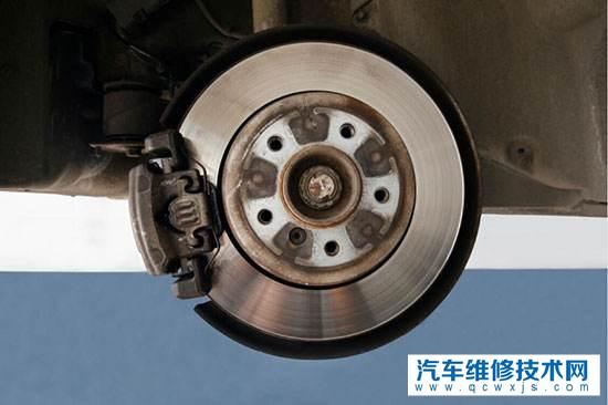 汽車剎車盤多久換一次？汽車剎車盤生銹正常嗎？