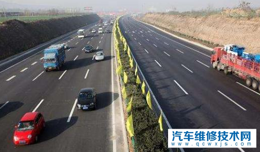 在高速應急車道換輪胎扣分嗎？扣分的案例分析。