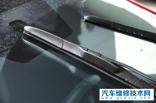 雨刮器刮不干凈有水痕是什么問題？該如何處理？