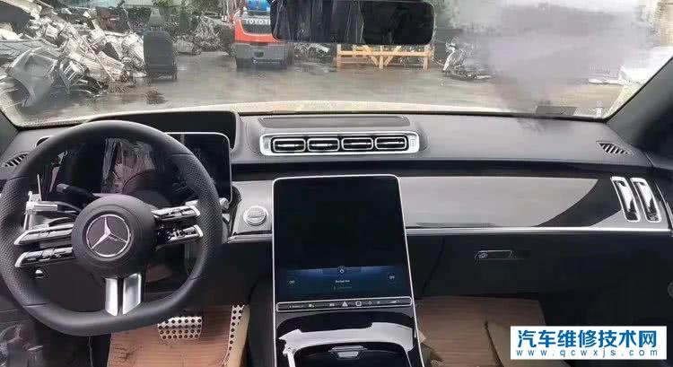 顛覆性設(shè)計，大尺寸中控觸控屏，全新奔馳S級實車曝光