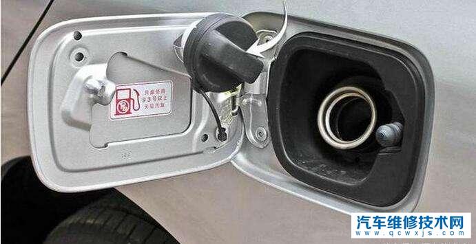 汽車油箱加滿油好嗎?油箱加多少最好?