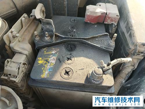 汽車電瓶漏液就一定要換嗎?汽車電瓶漏液該怎么處理?