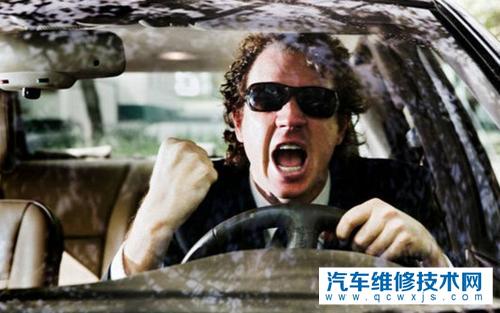 開車聽音樂有利于安全駕駛嗎?開車聽音樂會有哪些影響?