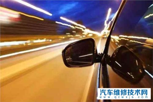 行駛過程中，汽車油門踩到底速度上不去是什么問題？